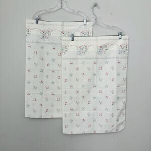 JP Steven’s Vintage White Floral Standard Pillow Case Set Of 2